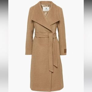 1 hour sale ❤️ Aritzia Babaton Montage camel hair coat with belt